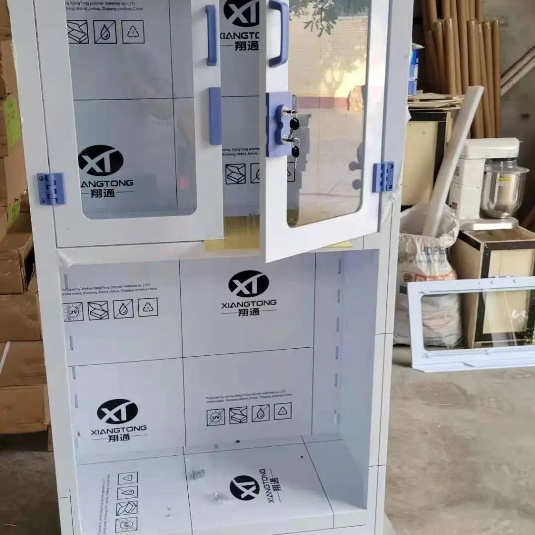 實驗室臺柜安裝.jpg 實驗室臺柜安裝.jpg